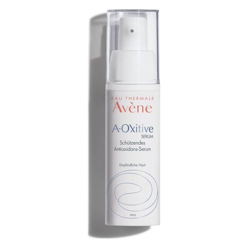 Schützendes Antioxidans-Serum von Avène in einem weißen Pumpflakon mit minimalistischer Gestaltung.
