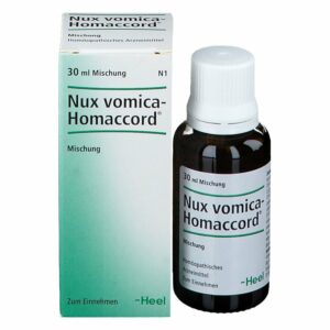 Braune Flasche mit weißem Verschluss, Verpackung in Grün- und Weißtönen, Homöopathisches Arzneimittel Nux vomica-Homaccord.