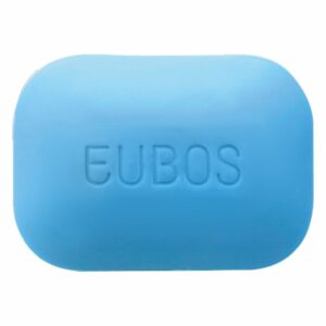Helle blaue Seife mit der Prägung "EUBOS" auf der Oberfläche, rechteckige Form.