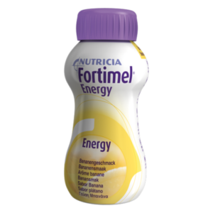 Flasche mit Fortimel Energy in Bananengeschmack, weiße Verpackung mit lilafarbenem Deckel.