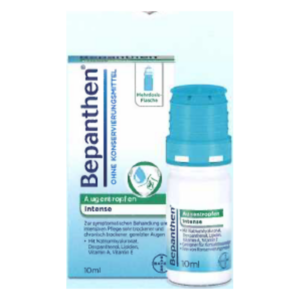 Bepanthen Augentropfen Intense in einer transparenten Flasche mit blauer Verschlusskappe und Umverpackung.