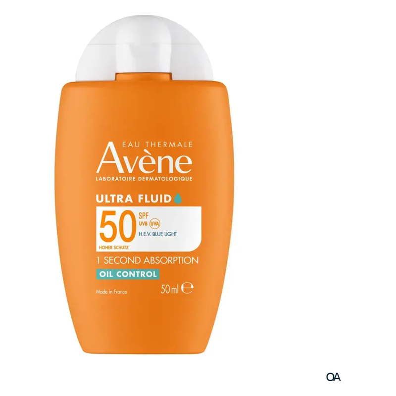 Sonnencreme in orangeflüssiger Flasche mit 50ml, für hohen UV-Schutz und ölkontrollierende Wirkung.