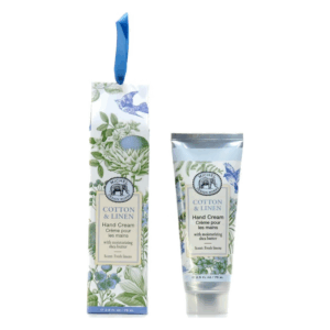 Handcreme mit einem eleganten Verpackungsdesign aus Papier und einer Tube, Duft von frischen Laken.