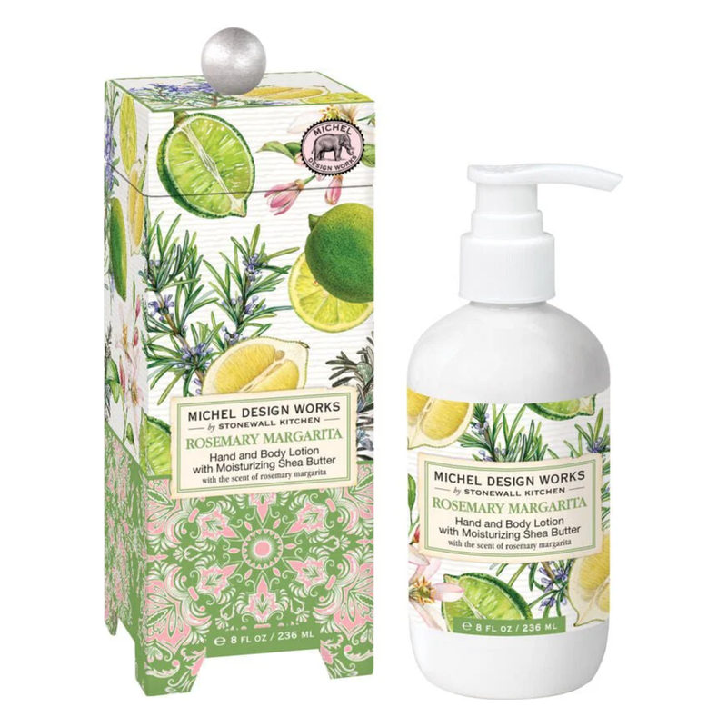 Hand- und Körperlotion mit Rosmarin-Margarita-Duft in einer weißen Flasche neben einer bunten Verpackung.