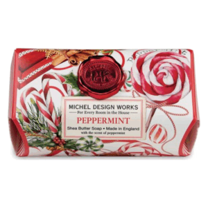 Seife in dekorativer Verpackung mit Pfefferminz-Motiv und rotem Wachsiegel, hergestellt in England.