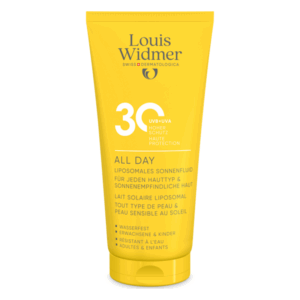 Gelbes Tube mit liposomalem Sonnenfluid von Louis Widmer, spiegelt hohen UVB/UVA-Schutz wider.