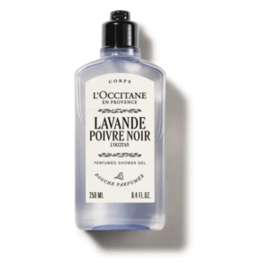 Transparente Flasche mit Duschgel, beschriftet mit "Lavande Poivre Noir" und Logo von L'Occitane.